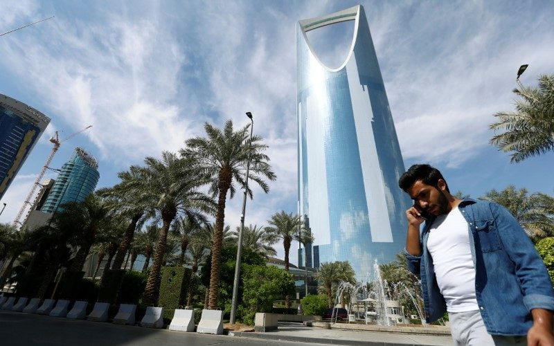 السعودية تبدأ تطبيق رسوم 2560 دولار على هذا الأمر