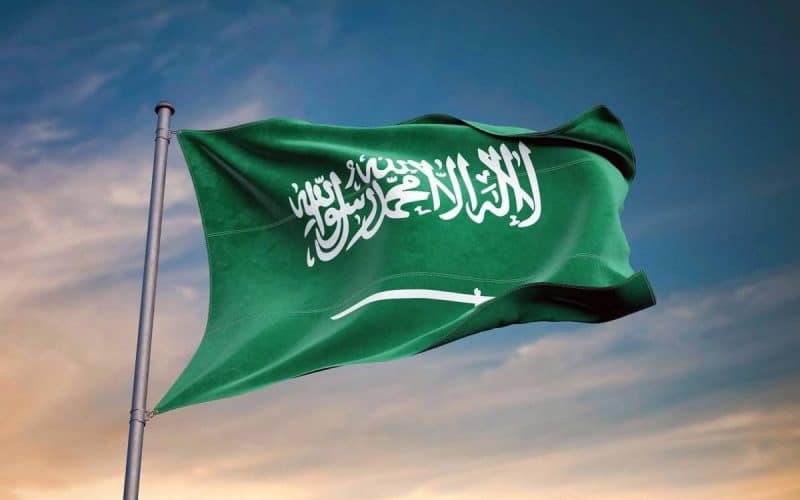 لأول مرة .. السعودية تصدر قرار جديد يتيح للمقيم البقاء فيها بدون رسوم إذا نفذ هذه الإجراءات الهامة