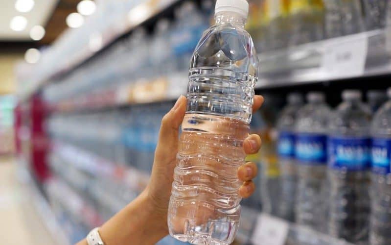تحذير لكافة المواطنين والمقيمين في السعودية من شراء هذه المياه من اليوم