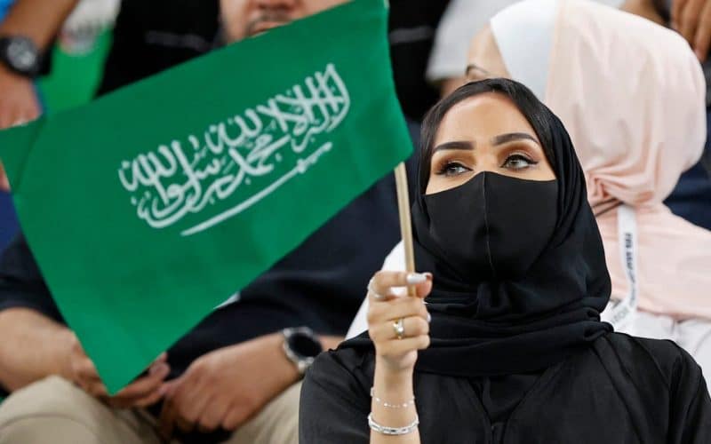 دراسة بريطانية حديثة تكشف عن 5 أشياء تتميز فيها المرأة السعودية عن نساء الأرض .. أهمها رقم 2