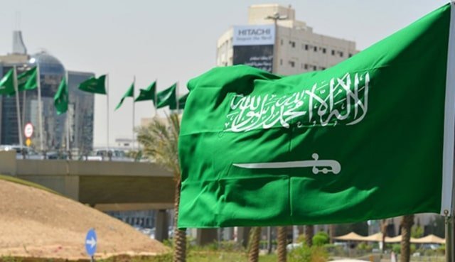 عاجل: السعودية تعلن عن قرار جديد بمنع الوافدين من العمل في هذه المهنة ابتداءً من اليوم السبت 1 أبريل