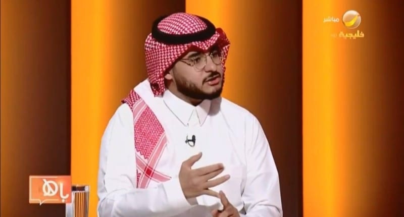 بعد ما أعلن إعلاميّ الإمارات فتح ملفات الكاميرات السرية.. خبير سعودي يكشف ويوثق بالفيديو أشهر الطرق لاكتشاف كاميرات التجسس داخل غرف الفنادق