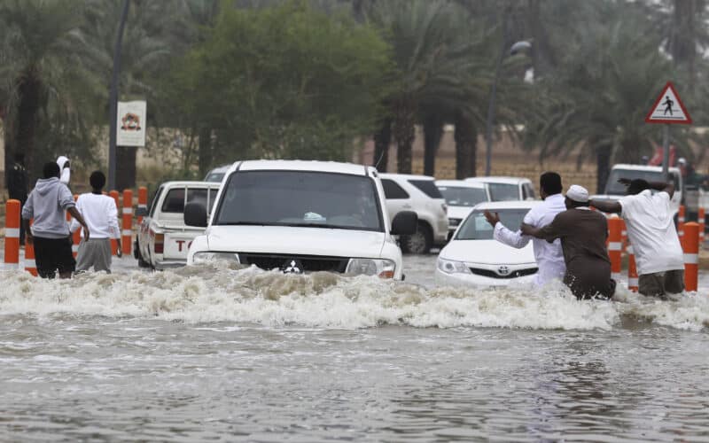 غير السعودية.. فيضانات قريبة خلال الساعات القادمة ستدمر هذه الدولة في الجزيرة العربية