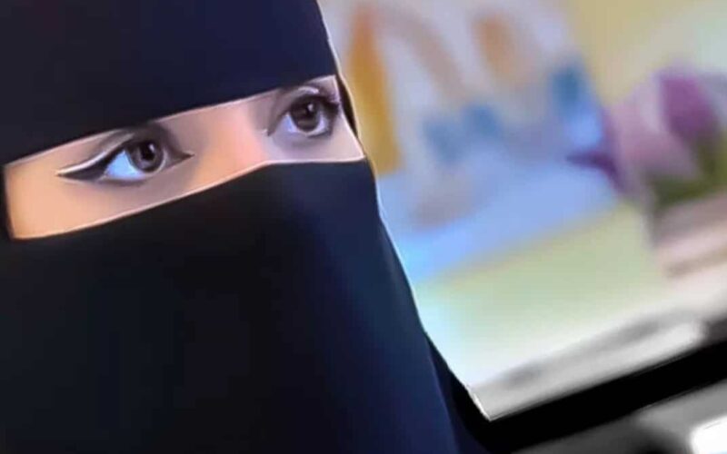 شاب سعودي ذهب لزيارة أخته الطبيبة بشكل مفاجئ..  وعندما وصل تلقى أكبر صدمة في حياته