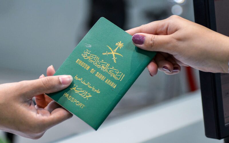 عاجل: ولي العهد الأمير محمد بن سلمان يوجه بمنح الجنسية السعودية لجميع المقيمين الأجانب الذي دخلوا المملكة قبل عام 2000
