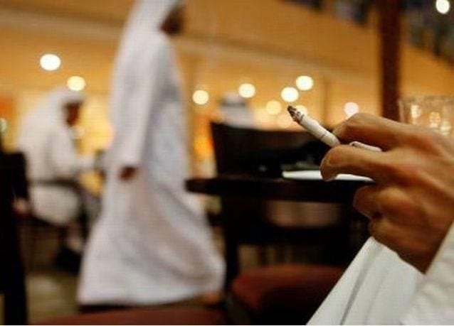 السعودية تعيد حظر التدخين في 13 موقع جديد من بينها الكافيهات.. ومواقع التواصل تثير الجدل