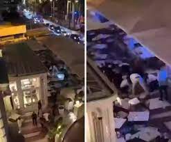 شاهد بالفيديو.. فرنسيون يعتدون على سائح سعودي ويرمونه من شرفة الفندق الذي كان يقضي فيه والسبب صادم!