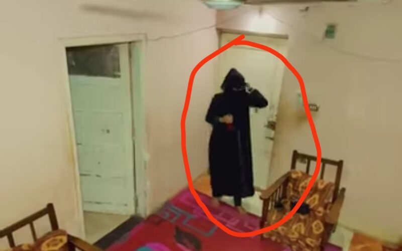 شاهد.. كاميرا مراقبة ترصد فتاة سعودية تخلع نقابها في إحدى الشقق السكنية وتفعل شيء صادم لا يُخطر على بال شيطان!!