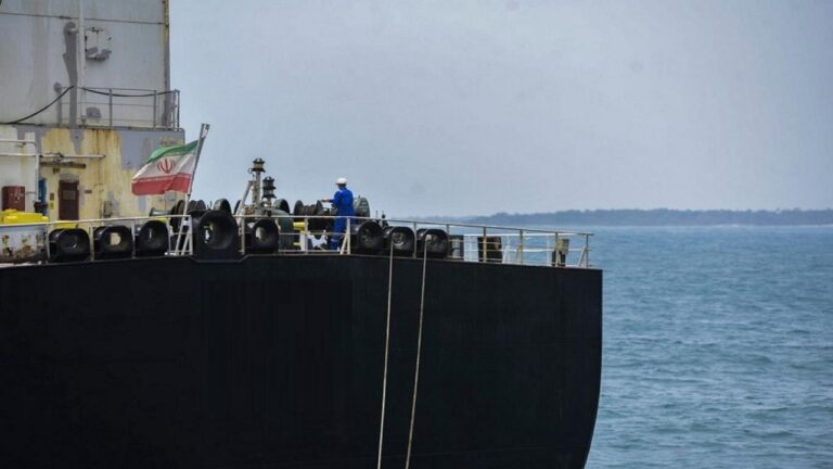 عاجل: السعودية تلبي نداء إستغاثة من سفينة إيرانية بعد إصابة طاقمها بهذا الشي