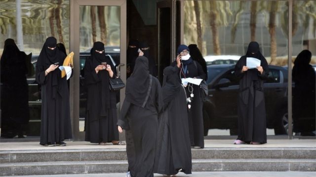 شاهد.. 10أشياء تفعلها النساء في السعودية ببراعة اكثر من الرجل