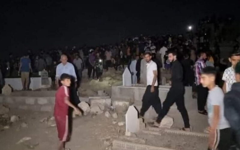 أصوات تعلو من داخل أحد القبور بالعراق” لسوري توفي قبل 40 يوماً..شاهد