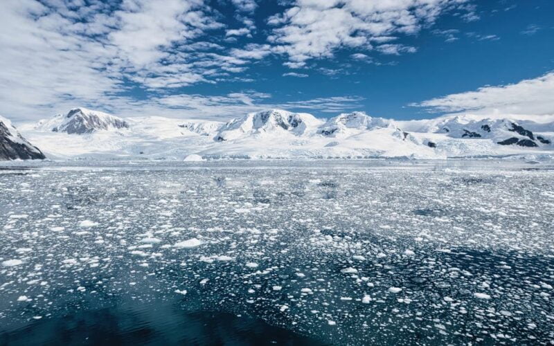 اكتشاف لا يصدق! تلال وأودية مخبأة تحت جليد القطب الجنوبي
