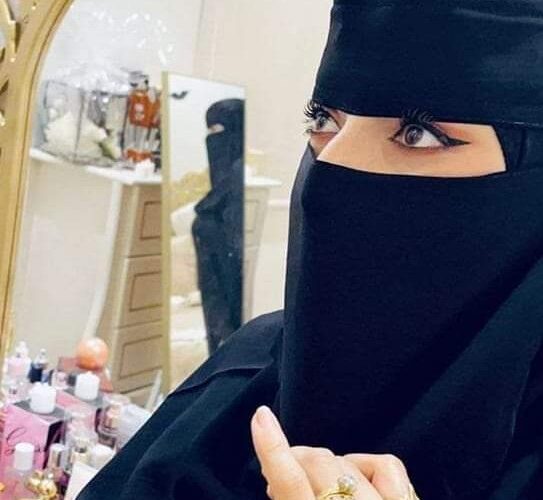 سعودية تروي قصة جوال أخوها المراهق وعندما دخلت الواتساب!