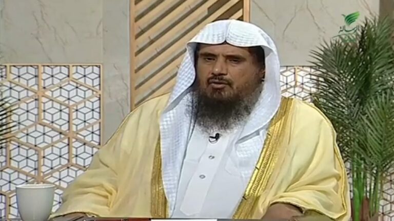 بالفيديو: مفتي سعودي يثير الجدل حول معامامة الخادمة الغير مسلمة بالسب