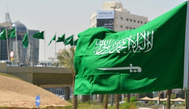 عاجل: السعودية تعلن عن قرار جديد بمنع الوافدين من العمل في هذه المهنة ابتداءً من السبت 2 ديسمبر