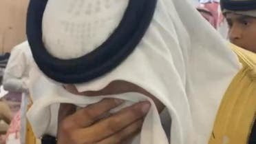 لسبب إنساني.. عريس سعودي يشعل التواصل ببكائه ليلة زفافه