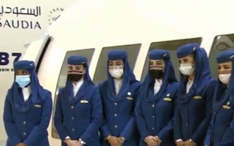 لن تصدق كم راتب مضيفة الطيران في الخطوط الجوية السعودية!