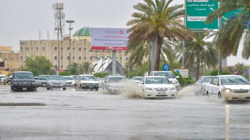 تنبيه عاجل من الأرصاد ل 5 مناطق: أمطار خفيفة إلى متوسطة ورياح شديدة وصواعق رعدية في السعودية