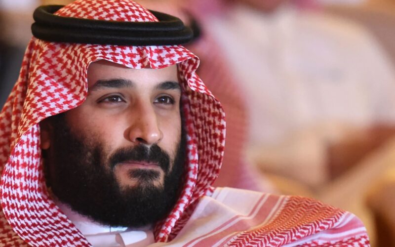 مبروك للمقيمين في السعودية.. توجيه جديد من محمد بن سلمان بإلغاء سعودة هذه المهن في 2024