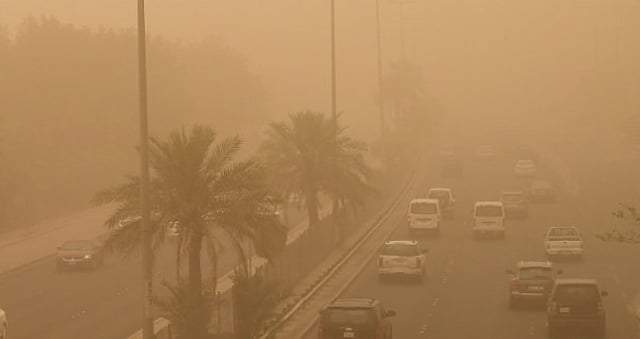 عاجل..عاصفة سرعتها 40- 49 كم/ساعة تقترب من مدينة جدة ورابغ والأرصاد يصدر تنبيه أحمر لجميع السكان