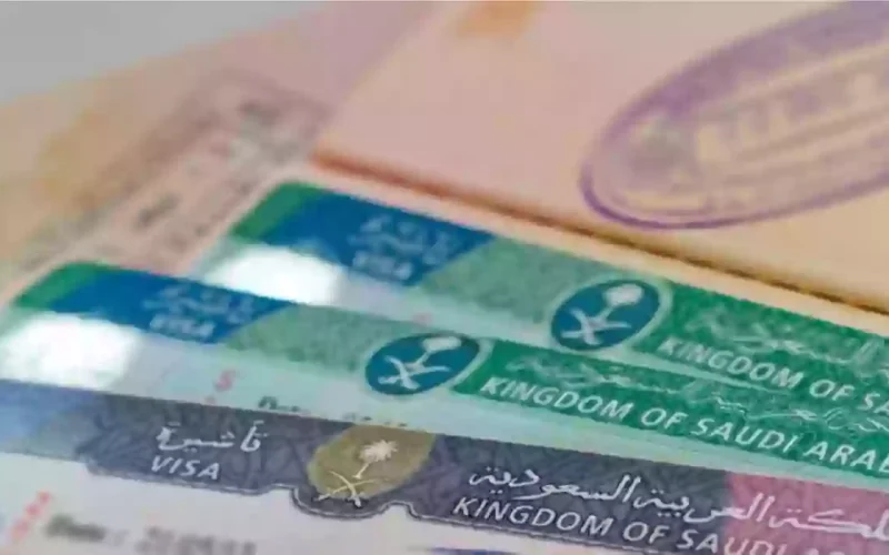 عاجل: السعودية تمنح الوافدين من 4 جنسيات امتيازات خاصة وتعلن إعفاؤهم من رسوم المرافقين ورسوم الخروج والعودة