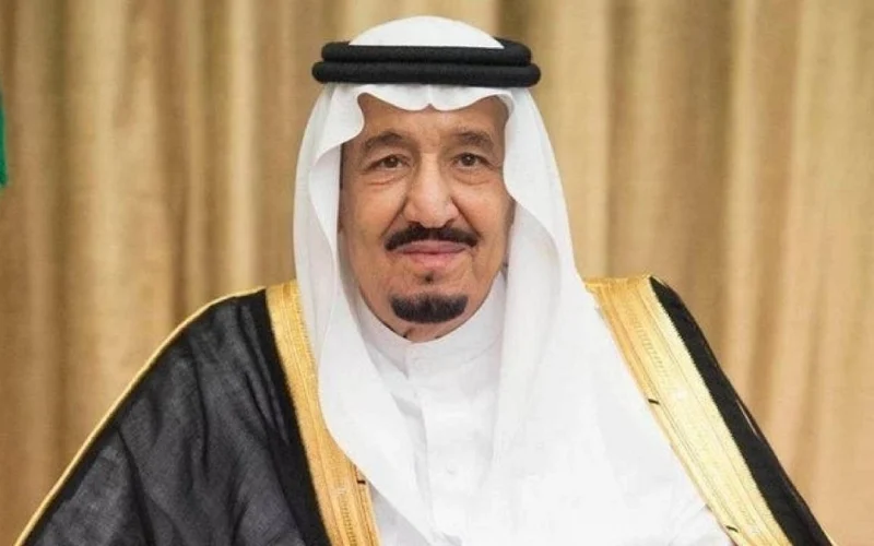 قرار عاجل من الملك سلمان.. يتم السماح للمقيمين العمل بهذه المهن بدون كفيل نهائياً في السعودية!!