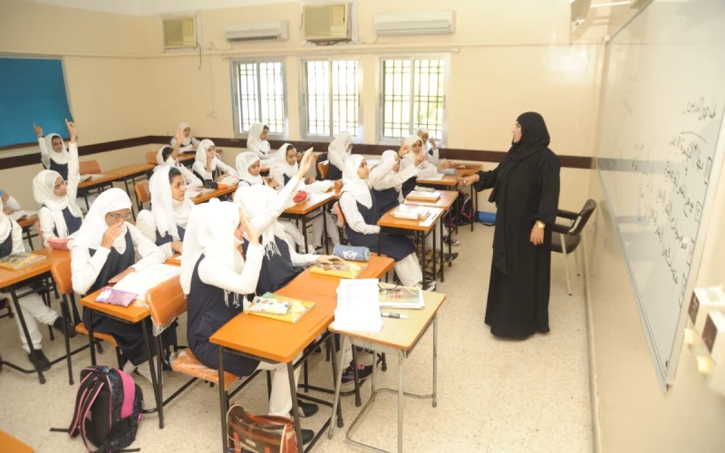 عاجل… بدء صرف الرواتب مع الزيادة للمدرسين في سلطنة عمان !