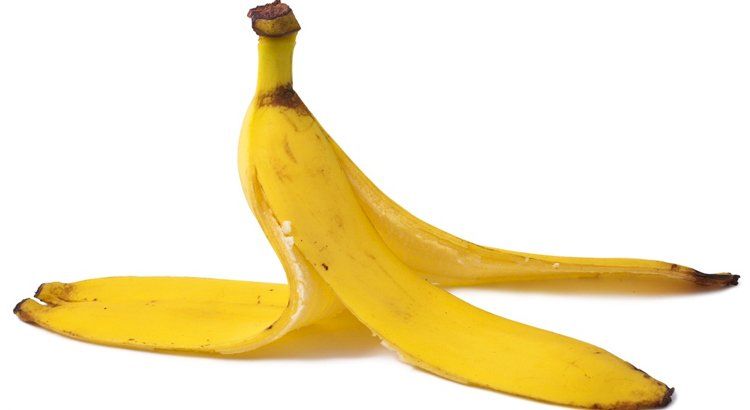 خبيرة سعودية تكشف عن 11 سبباً سيجعلكم تستخدمون قشور الموز كل يوم!!