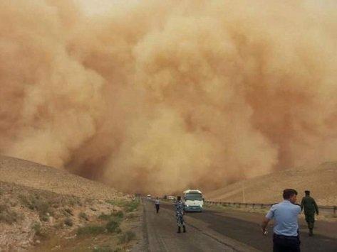 عاجل… الدفاع المدني للأردنيين: أغلقوا نوافذ مركباتكم واتركوا مسافة أمان