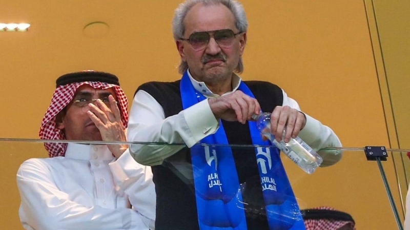 رد فعل صادمة للوليد بن طلال لحظة خروج نادي الهلال السعودي من أبطال آسيا