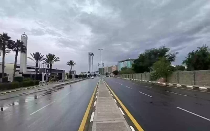 رياح قوية وأمطار رعدية متوسطة… طقس شتوي بامتياز على المناطق السعودية اليوم في المملكة