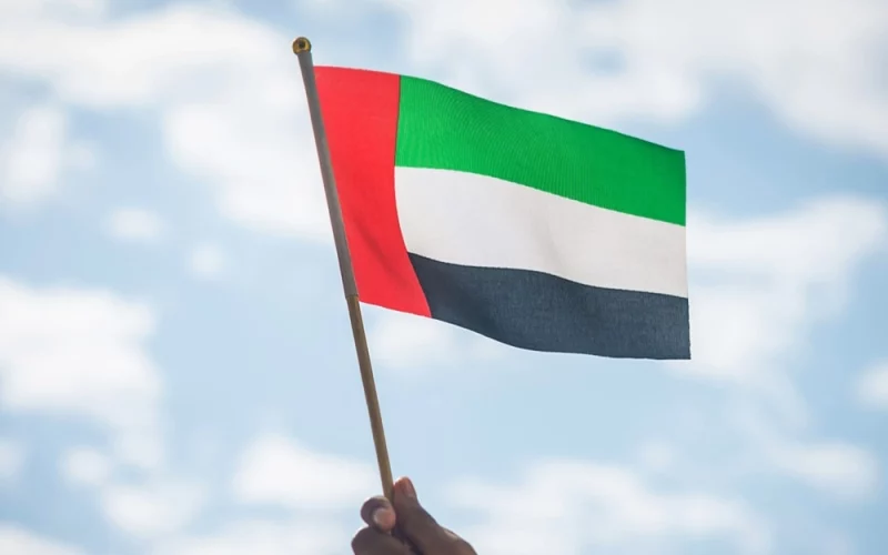 عاجل… الإمارات تُلزم الزوار والمقيمين السوريين والسودانيين بمغادرة أراضيها فوراً !!