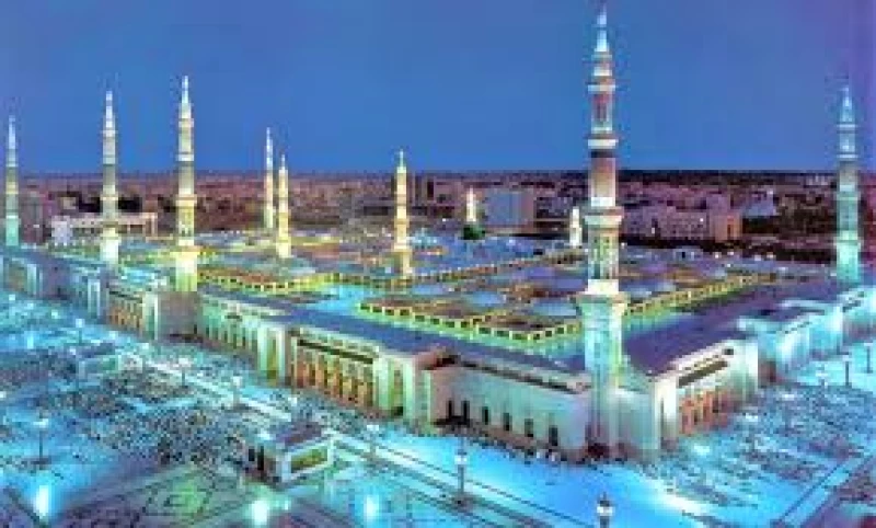 شاهد: المعجزة التي ظهرت في المدينة المنورة أثناء هطول الأمطار في المسجد النبوي!!