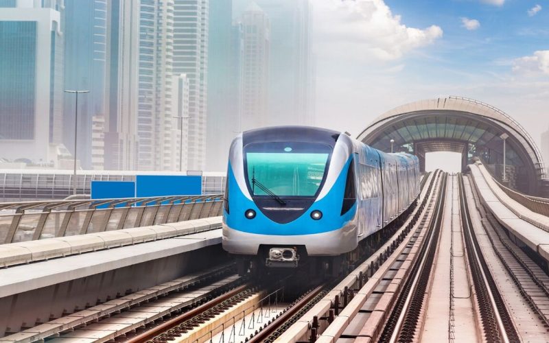 سكان الإمارات يصحون على فاجعة كبيرة تضرب محطات مترو دبي وتخرجها عن الخدمة