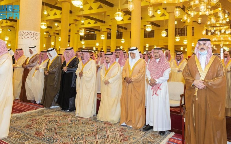 عاجل… السعودية تودع الأمير الخلوق والمحبوب وأمير الرياض يؤدي صلاة الميت!