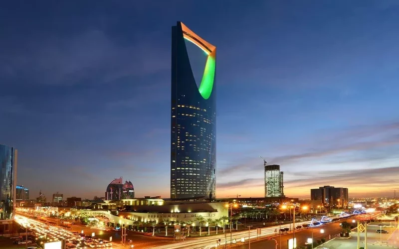 الرياض في عصر التحديث: نظرة على أبرز المشاريع والمباني الحديثة في العاصمة السعودية”