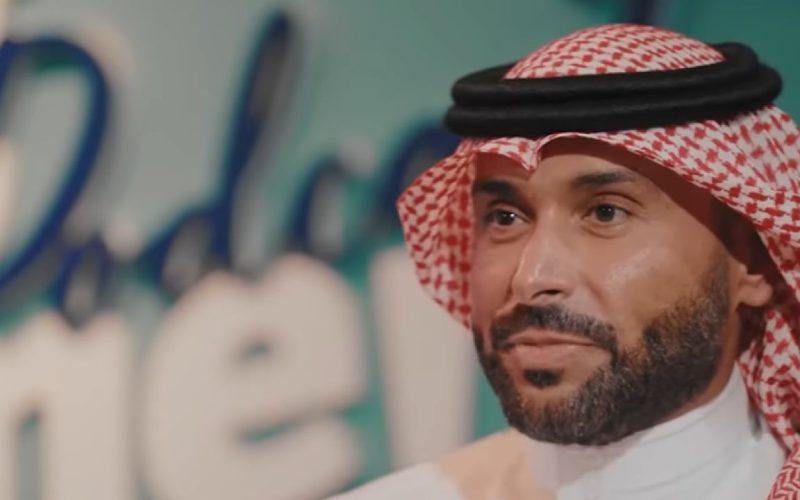 يزيد الراجحي يدافع عن نفسه ويفاجئ تجار العطور في السعودية برد صادم وغير متوقع!! شاهد