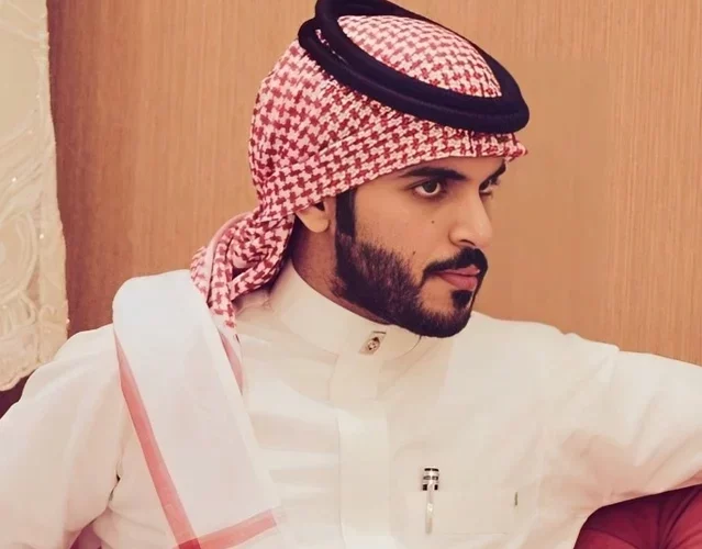 غازي الذيابي يشعل السعودية بفيديو جديد.. فعل مالم يفعله أحداً من قبل وجعل الجميع يقبلون رأسه ويذرفون الدموع.. شاهد