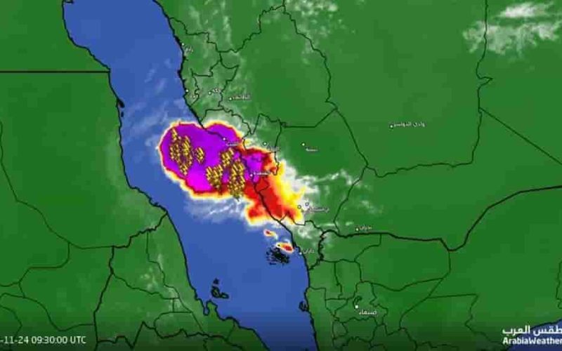 توقعات الطقس للسواحل الجنوبية لمكة المكرمة..  الساعات القادمة مرعبة على السكان!