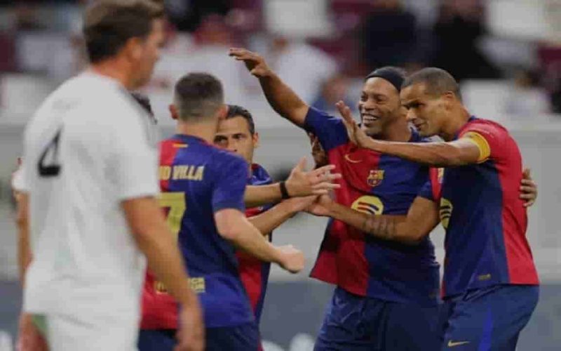 رونالدينيو يُذهل في كلاسيكو الأساطير.. برشلونة يتفوق على ريال مدريد بركلات الترجيح